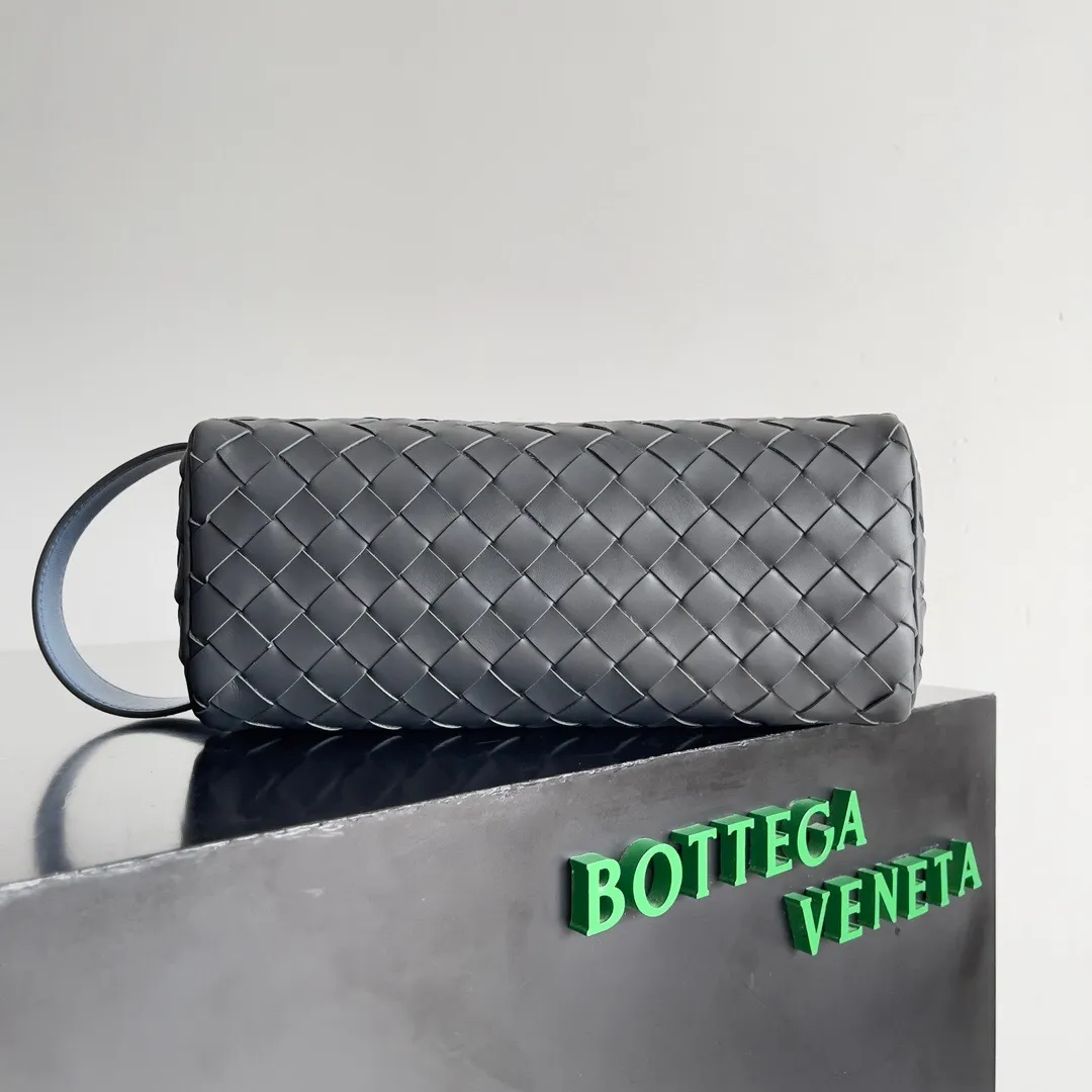 All categories 💚 Authentic bags 💚 BV 2025 new BV toiletry bag